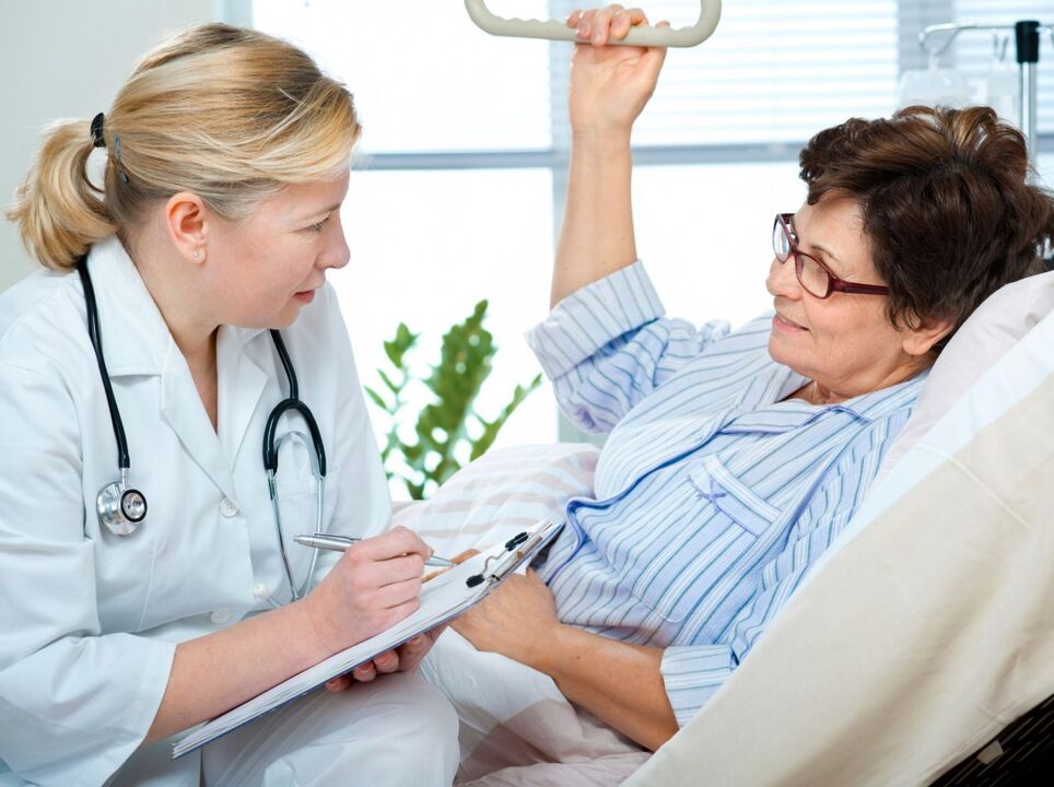 Exame de um médico com diabetes